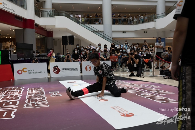 Break_Dance_R1-74