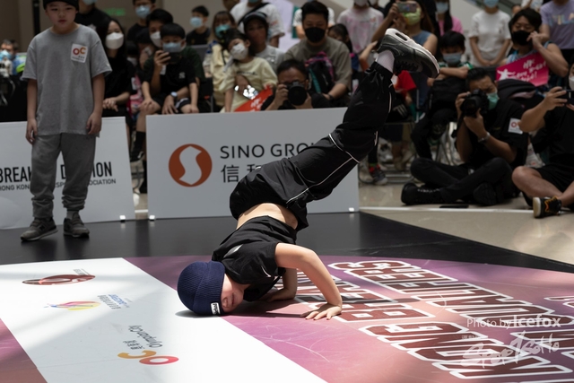 Break_Dance_R1-85