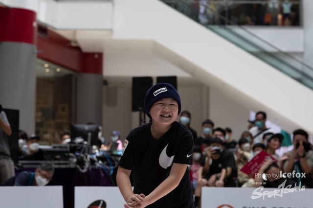 Break_Dance_R1-87