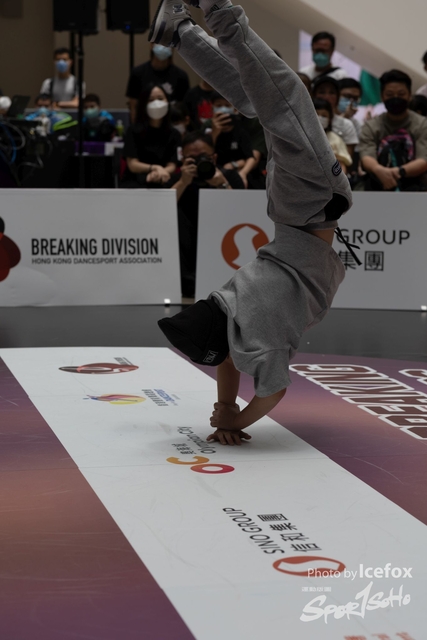 Break_Dance_R1-88