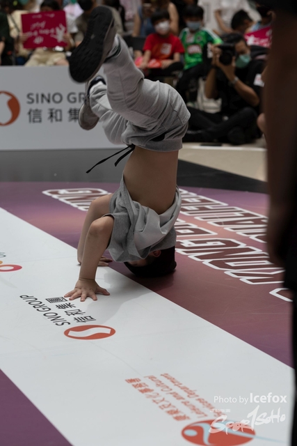 Break_Dance_R1-89