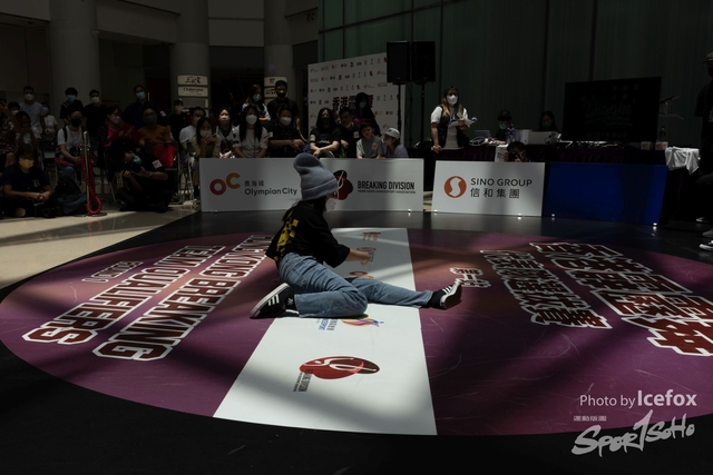Break_Dance_R1-94
