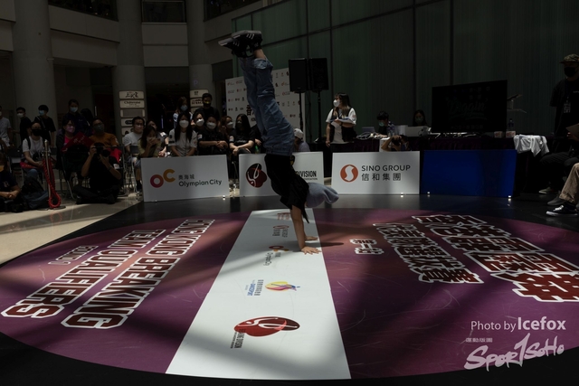 Break_Dance_R1-96