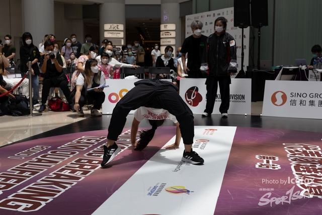 Break_Dance_R1-108