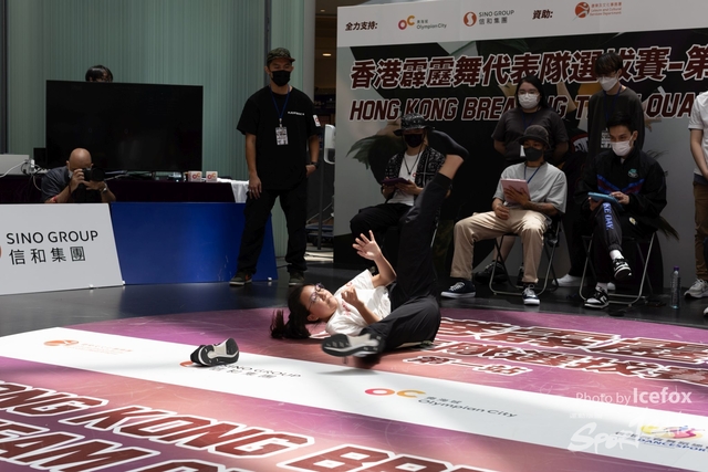 Break_Dance_R1-110