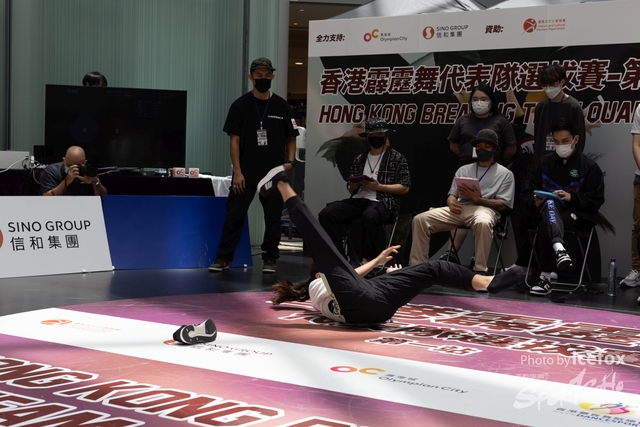 Break_Dance_R1-111