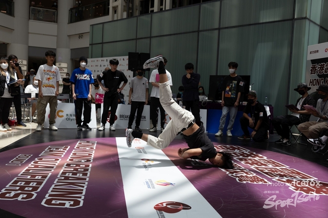 Break_Dance_R1-122