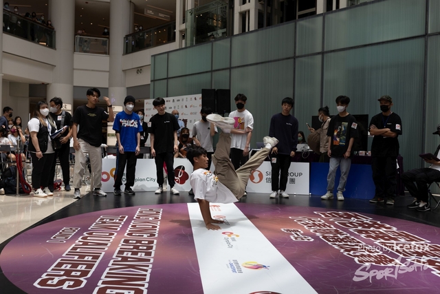 Break_Dance_R1-123