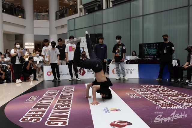 Break_Dance_R1-130