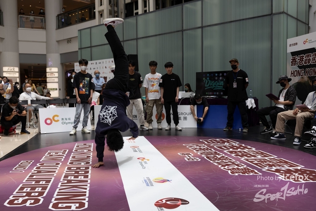 Break_Dance_R1-131