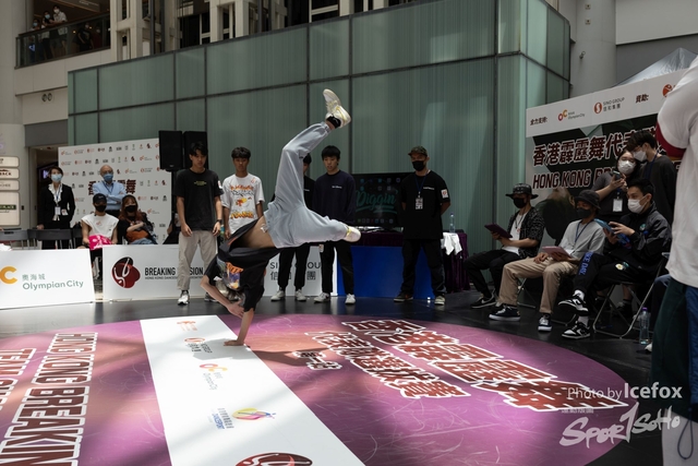 Break_Dance_R1-135