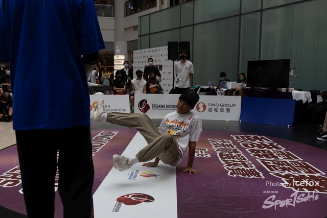 Break_Dance_R1-140