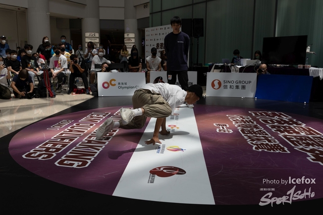 Break_Dance_R1-142