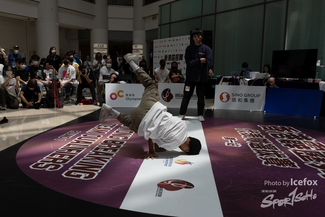 Break_Dance_R1-143