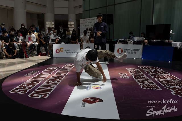 Break_Dance_R1-144