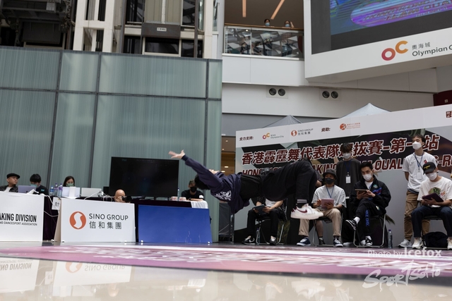 Break_Dance_R1-151