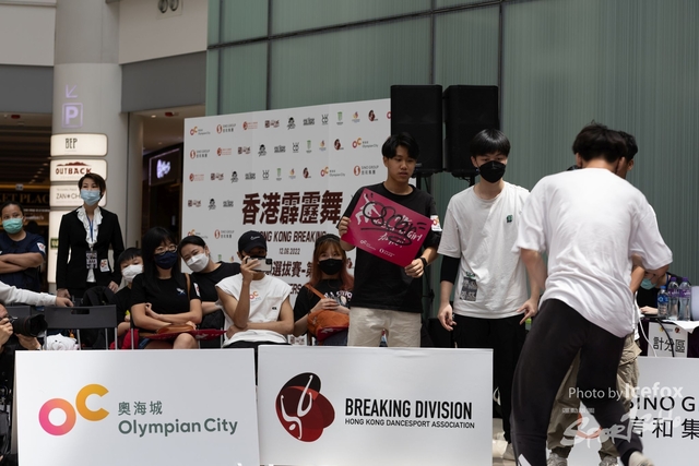 Break_Dance_R1-155