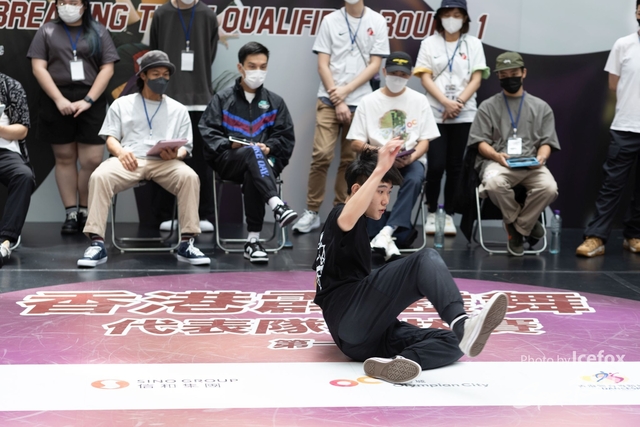 Break_Dance_R1-160