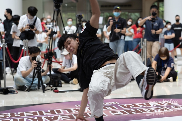 Break_Dance_R1-163