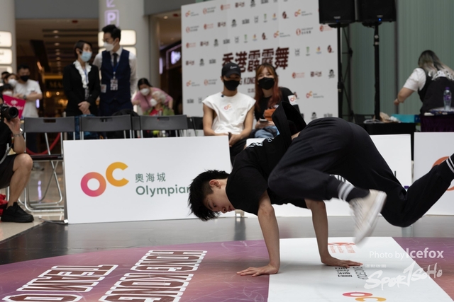 Break_Dance_R1-190