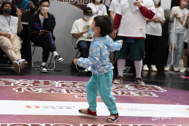 Break_Dance_R1-195