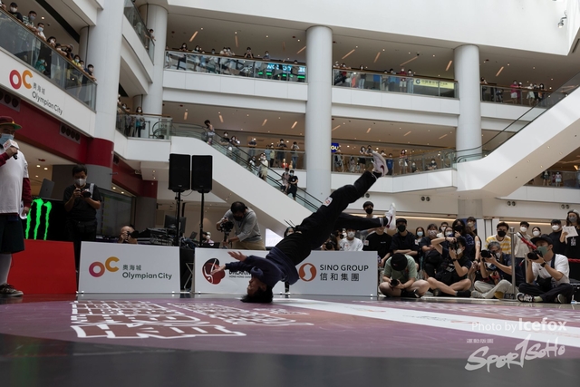 Break_Dance_R1-202