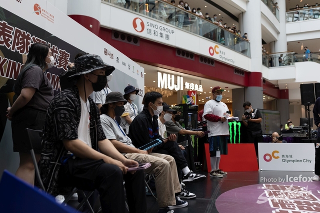 Break_Dance_R1-205