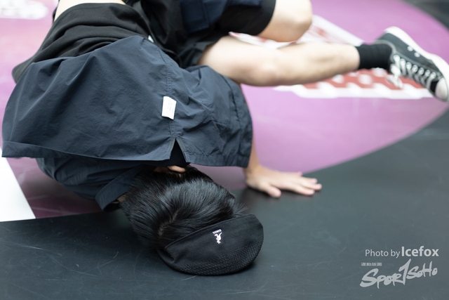 Break_Dance_R1-206