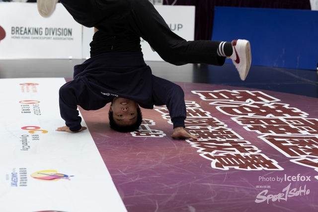 Break_Dance_R1-220