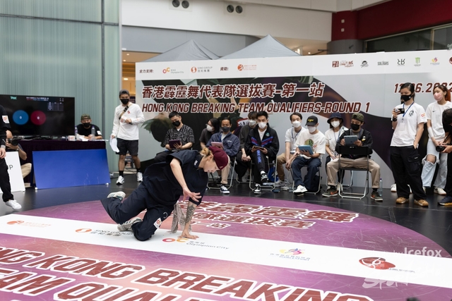 Break_Dance_R1-243