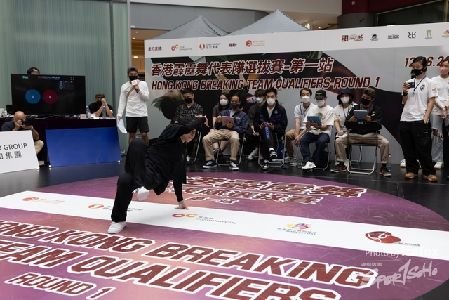 Break_Dance_R1-244