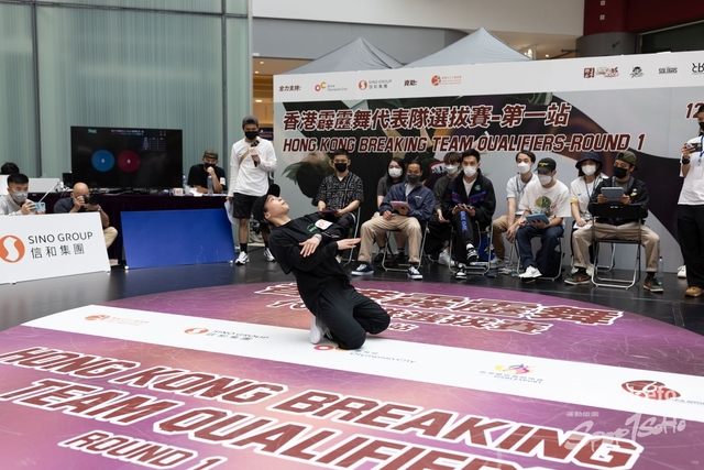 Break_Dance_R1-245