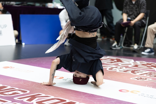 Break_Dance_R1-257