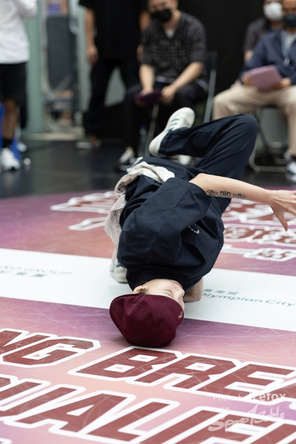 Break_Dance_R1-258