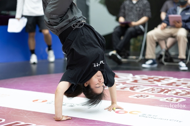 Break_Dance_R1-261