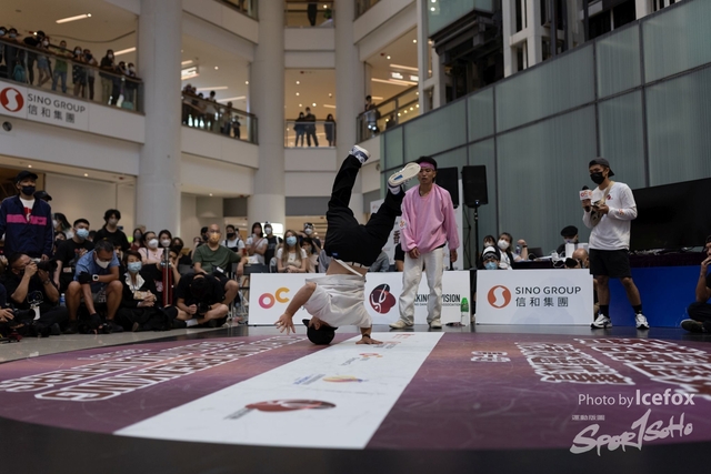 Break_Dance_R1-301