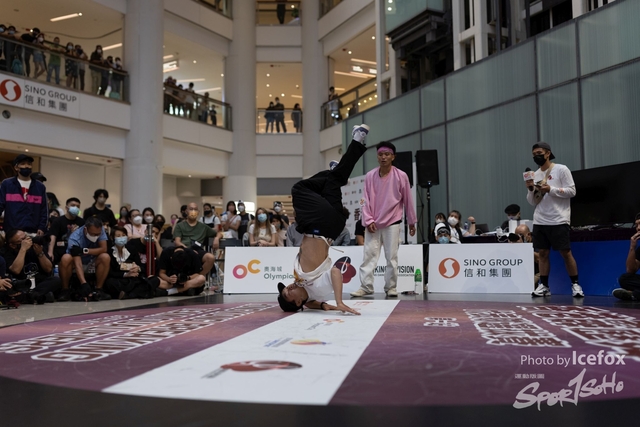 Break_Dance_R1-303