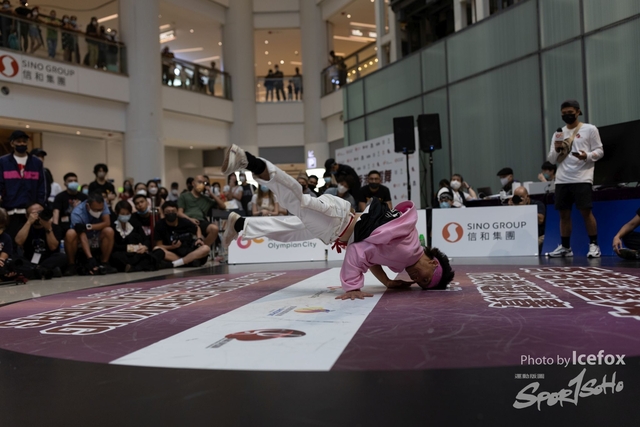 Break_Dance_R1-304