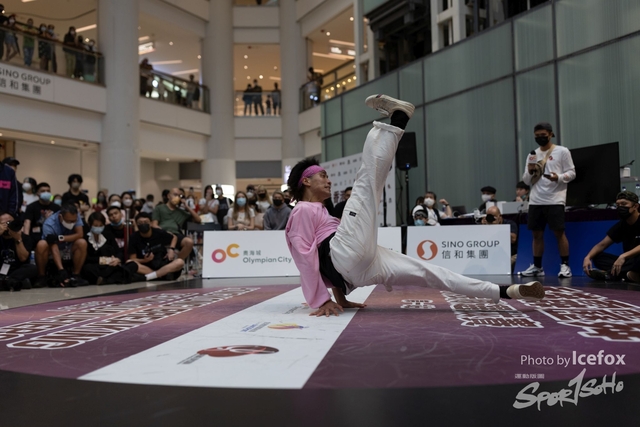 Break_Dance_R1-305