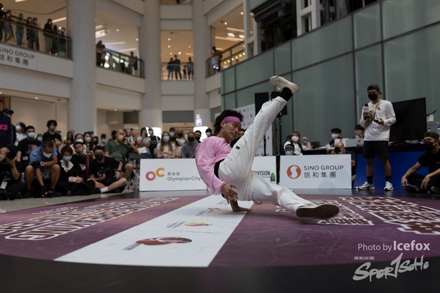 Break_Dance_R1-306