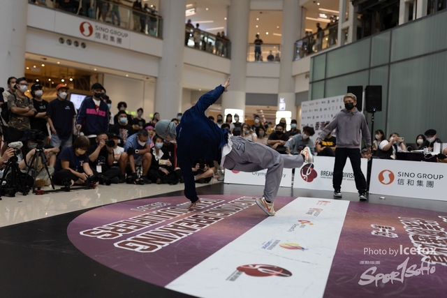 Break_Dance_R1-308