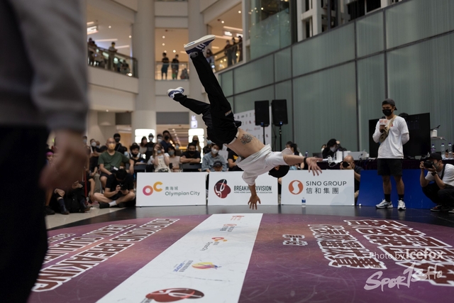 Break_Dance_R1-316