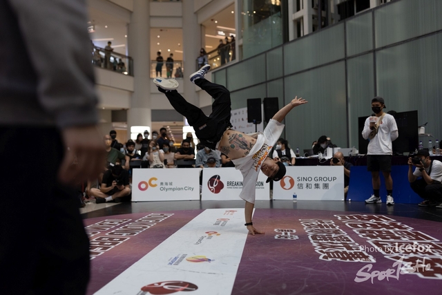 Break_Dance_R1-318