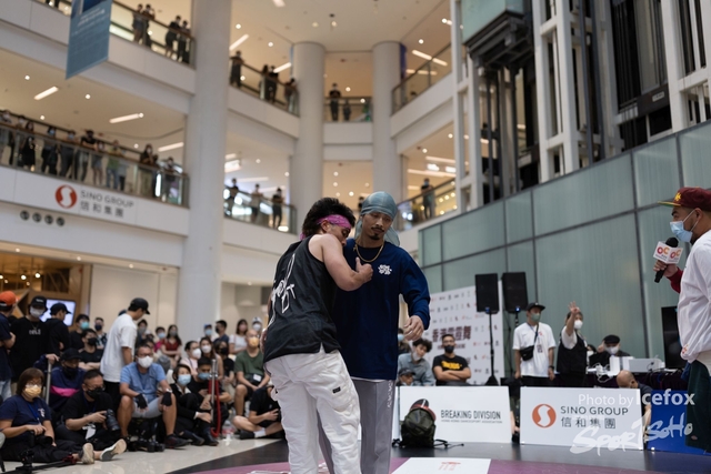 Break_Dance_R1-338