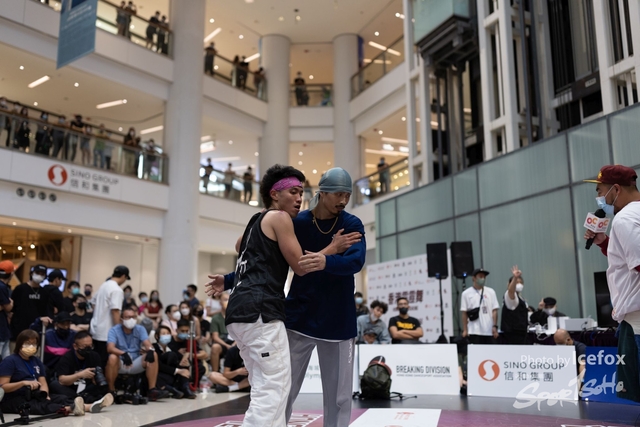 Break_Dance_R1-339