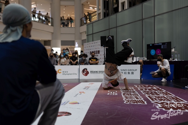 Break_Dance_R1-341