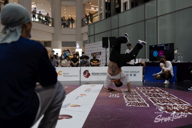 Break_Dance_R1-343