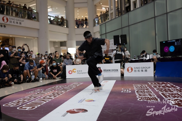 Break_Dance_R1-358