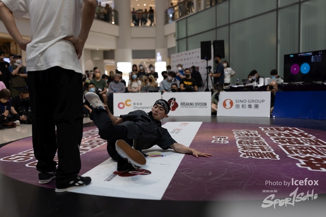 Break_Dance_R1-359