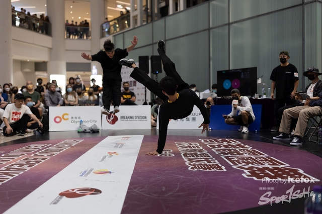 Break_Dance_R1-363
